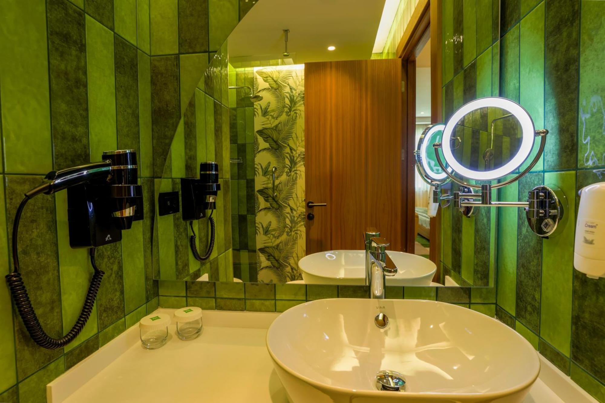 Ibis Styles Istanbul Kurtkoy Hotel Exterior photo